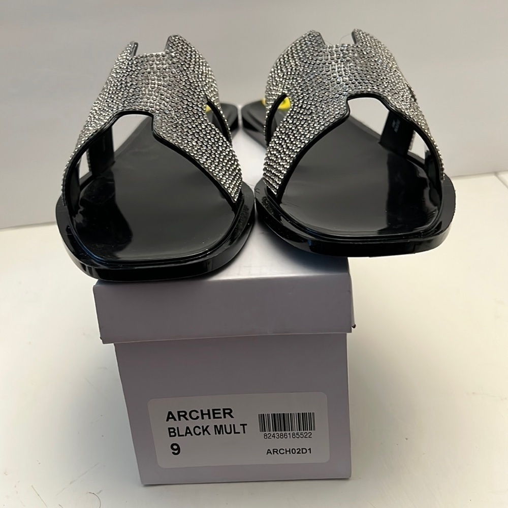 Steven New York Archer Black Rhinestone Flat Sandals size 9 NEW